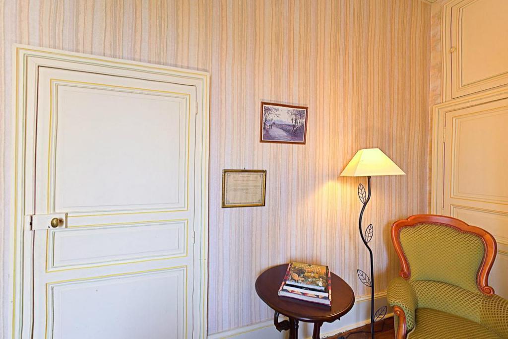 Amphore Du Berry Saint-Amand-Mont-Rond Ruang foto